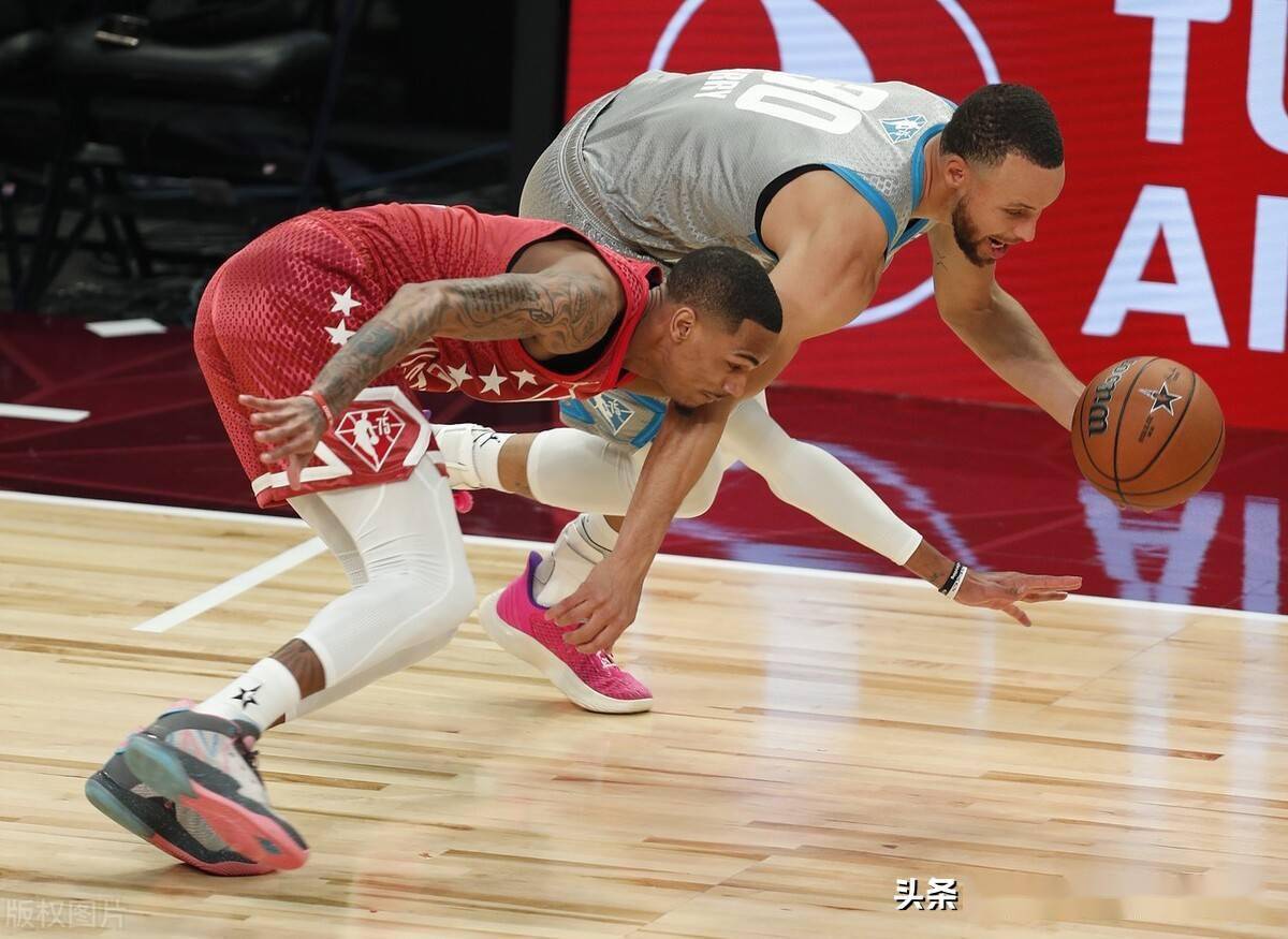星空体育平台浙江队篮板制胜备战全明星赛关键时刻达拉斯独行侠刷新队史纪录，这操作让人直呼：那不勒斯围绕全明星赛远射贴柱的简单介绍